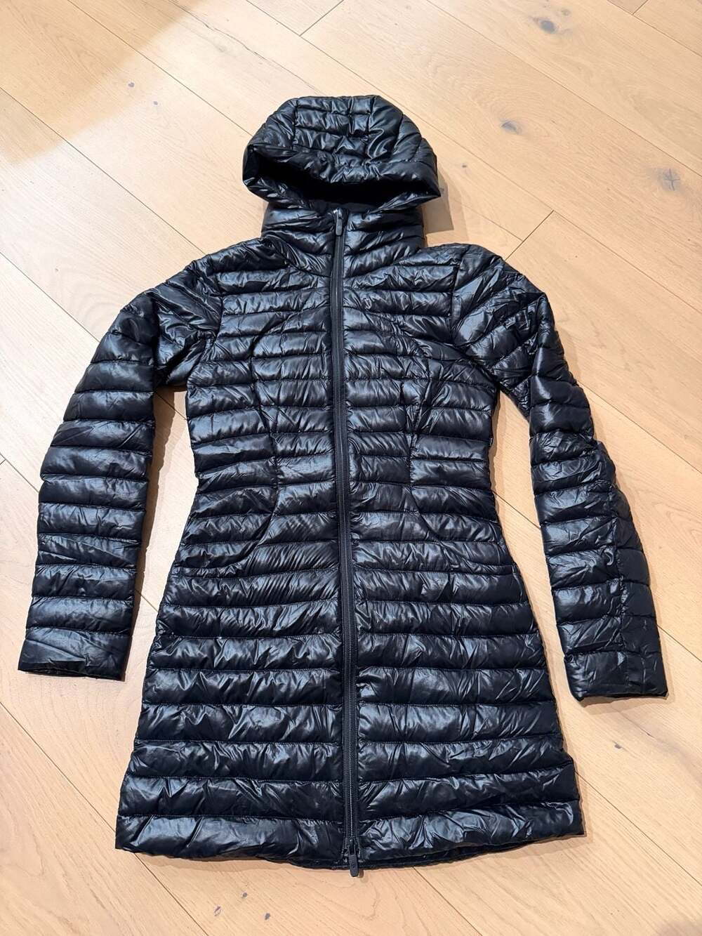 Lululemon Pack it Down Long Jacket black Shine size 2